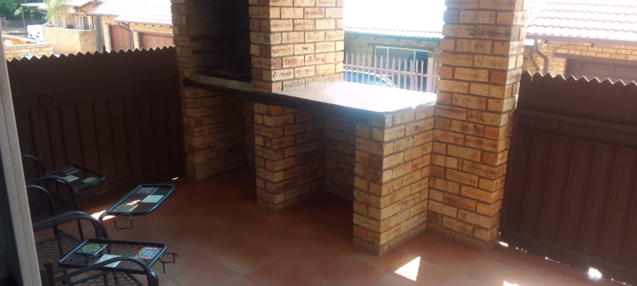 3 Bedroom Property for Sale in Safari Gardens North West